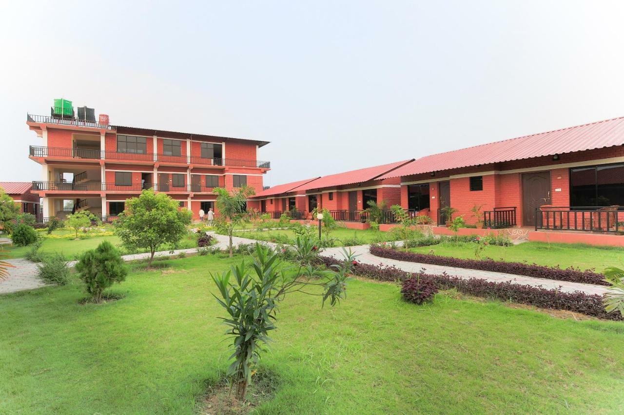 Hotel Vision Safari Pvt Ltd Sauraha Exteriér fotografie