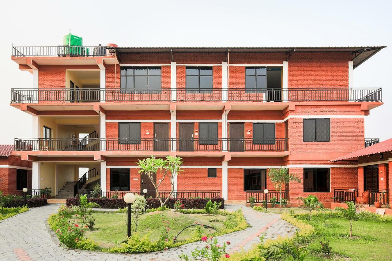 Hotel Vision Safari Pvt Ltd Sauraha Exteriér fotografie